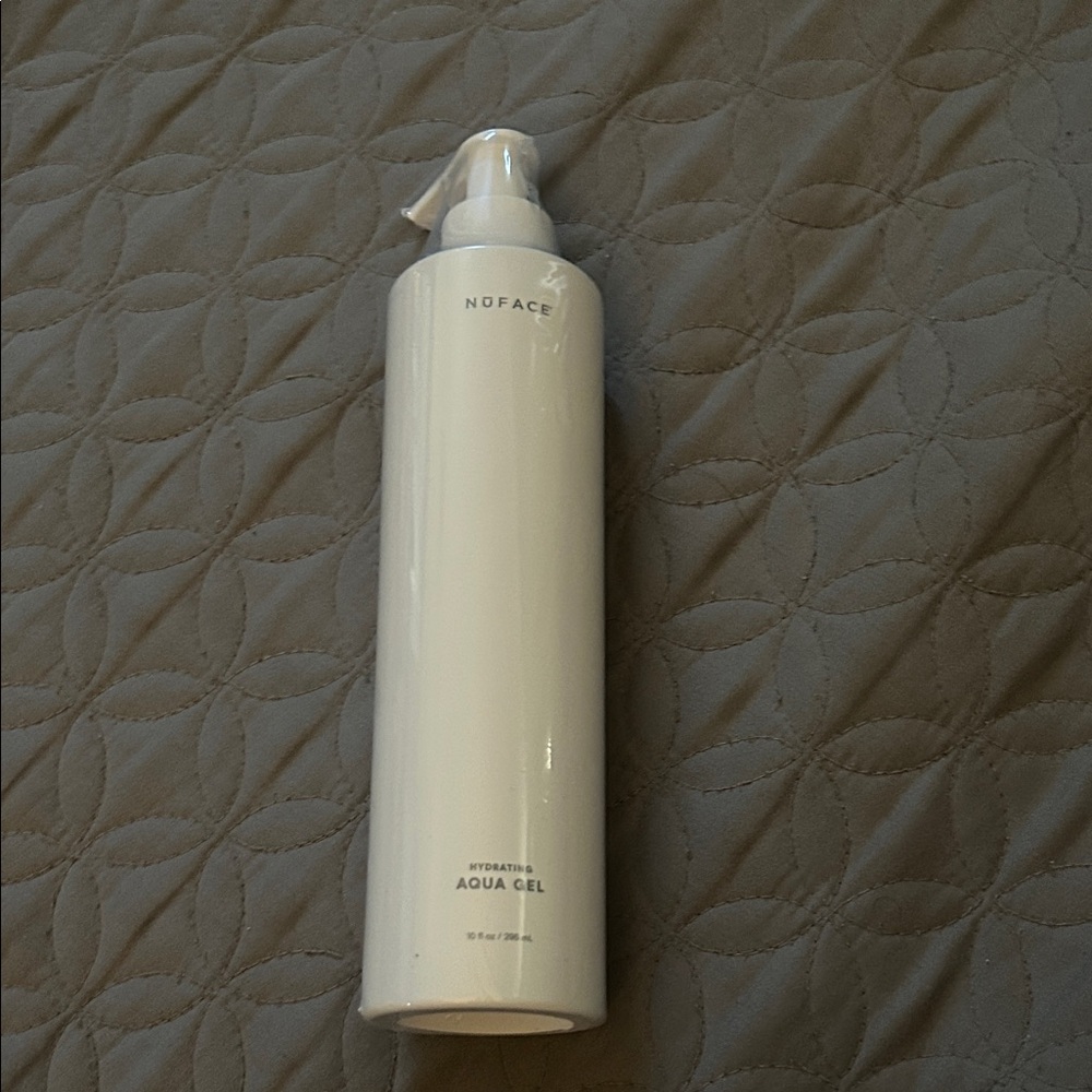 Hydrating Aqua Gel - White